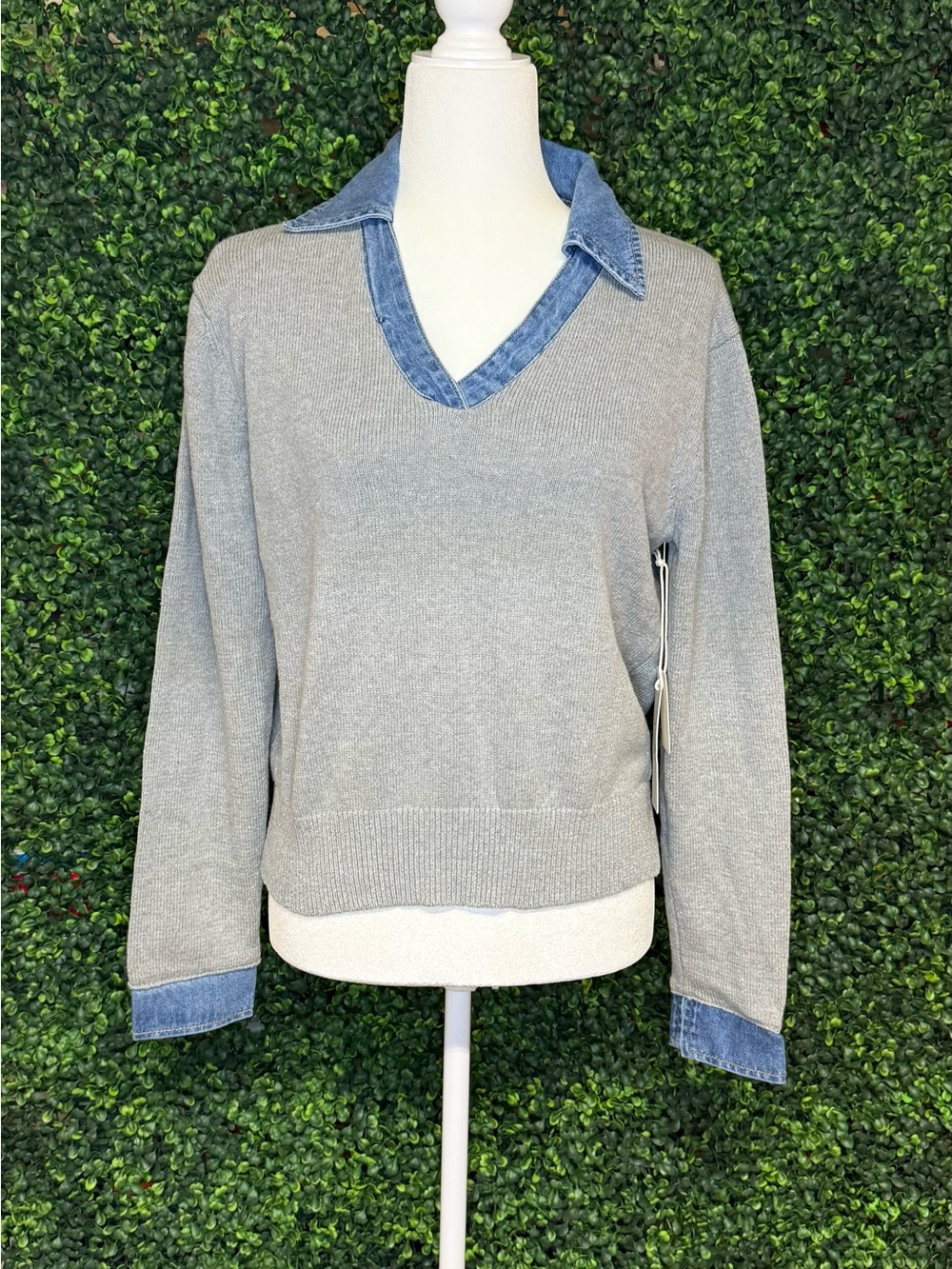 Altar’d State Harley Denim Collar Sweater Heather Grey – M – NWT 🤍👖